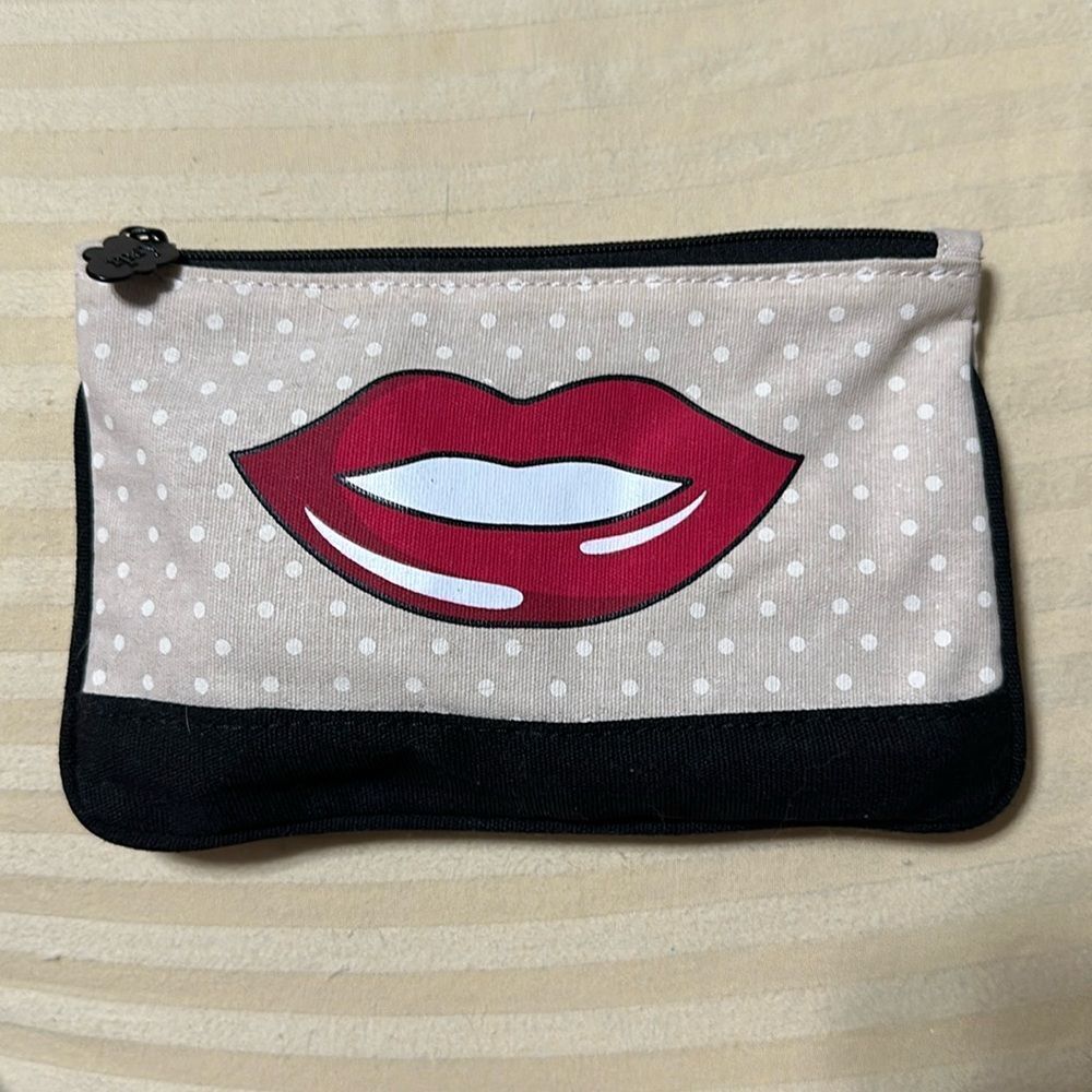 IPSY travel or cosmetic bag, tassle zipper pull NWOT